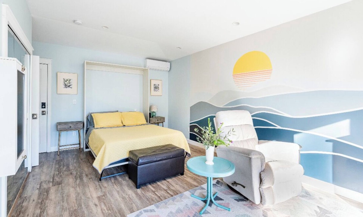 Westchester House | Gorgeous guesthouse in quiet neighborhood with private entrance, yard + parking!