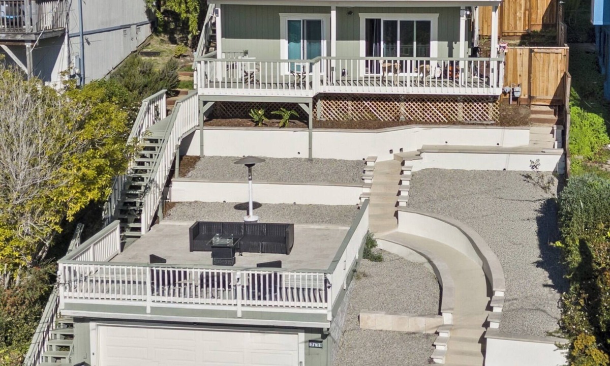 Moss Beach House | Gorgeous hillside home with ocean views!