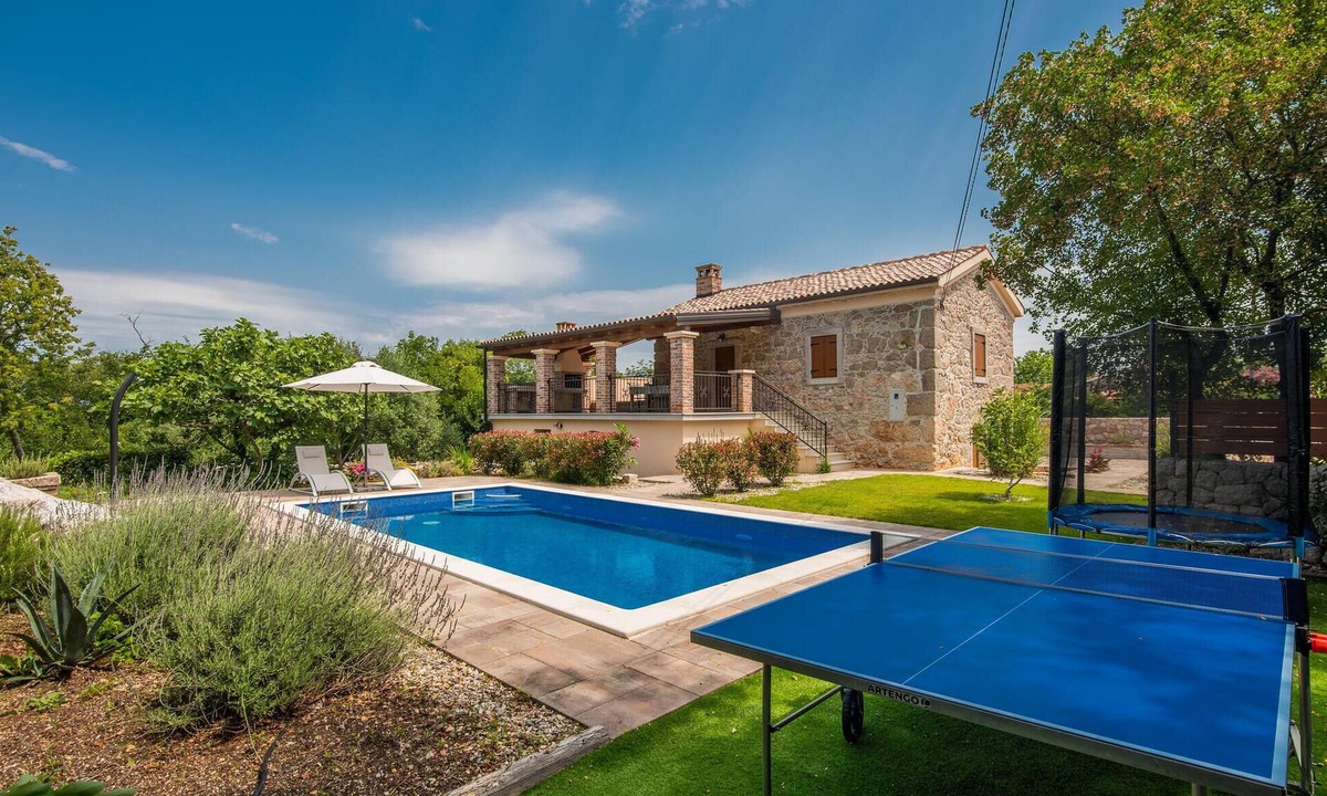 Sveti Vid Dobrinjski House | Gorgeous home in Svet Vid Dobrinjski