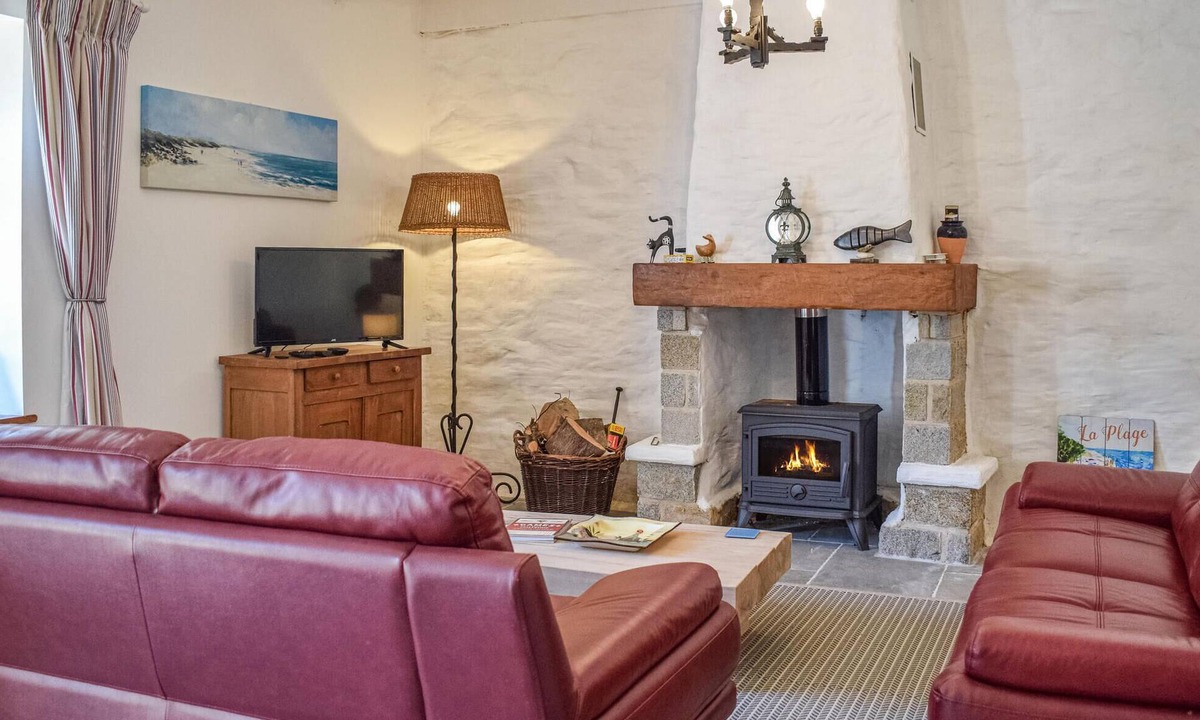 Quemper-Guezennec House | Gorgeous home in Quemper Guezennec