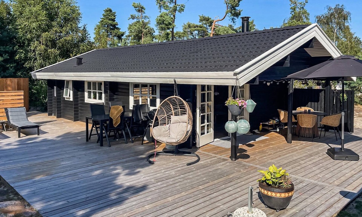 Sømarken House | Gorgeous home in Aakirkeby with WiFi