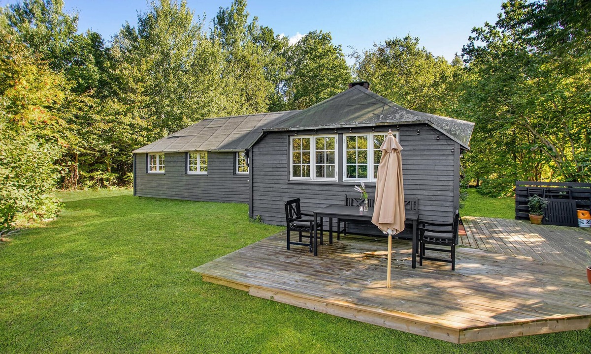 Boderne House | Gorgeous home in Aakirkeby with WiFi