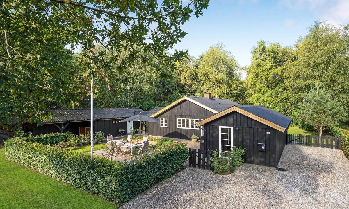 Ansager House | Gorgeous home in Ansager with kitchen