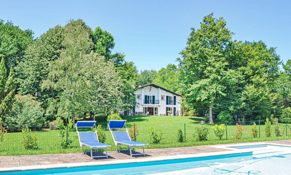 Ascain House | Gorgeous home in Ascain