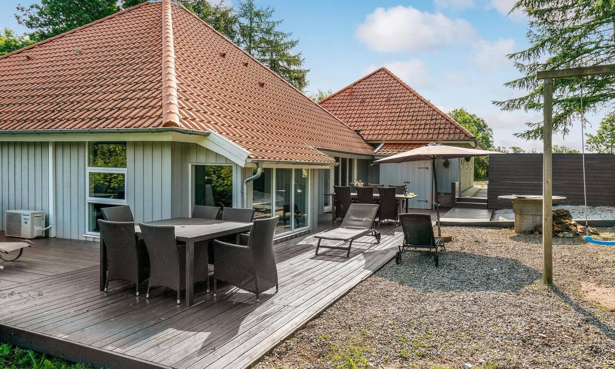 Vedelshave House | Gorgeous home in Asperup with sauna