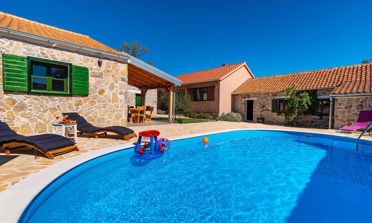 Sopot House | Gorgeous home in Benkovac