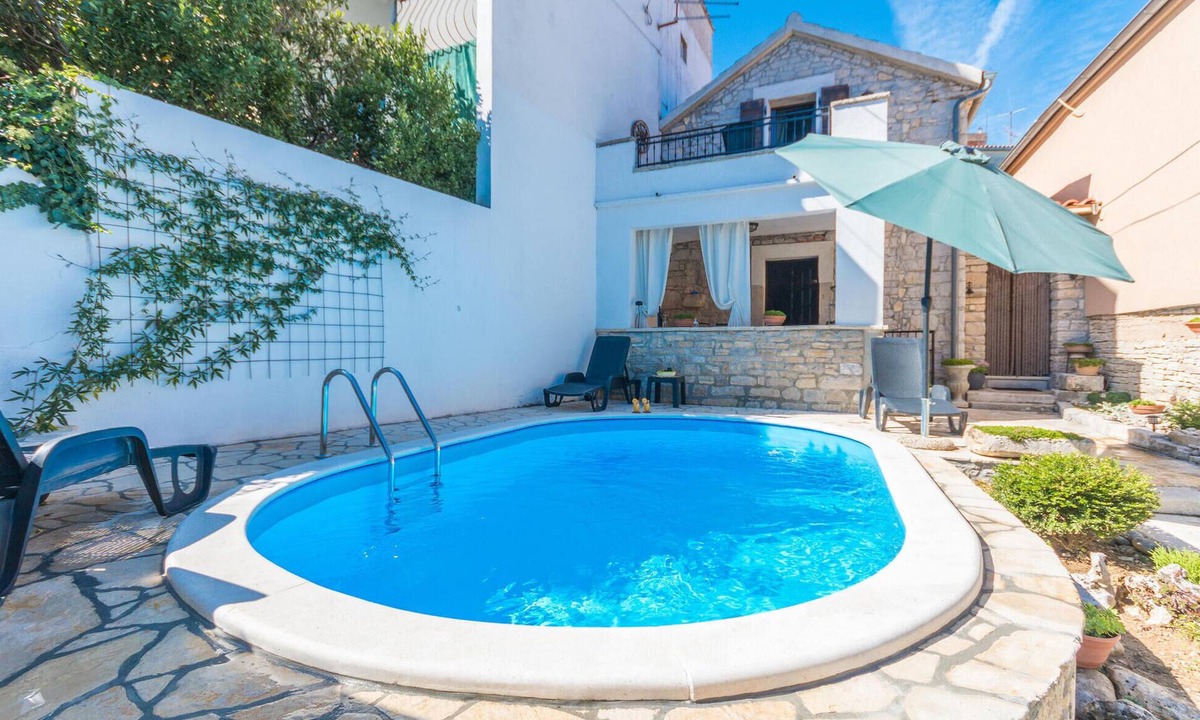 Benkovac House | Gorgeous home in Benkovac with WiFi