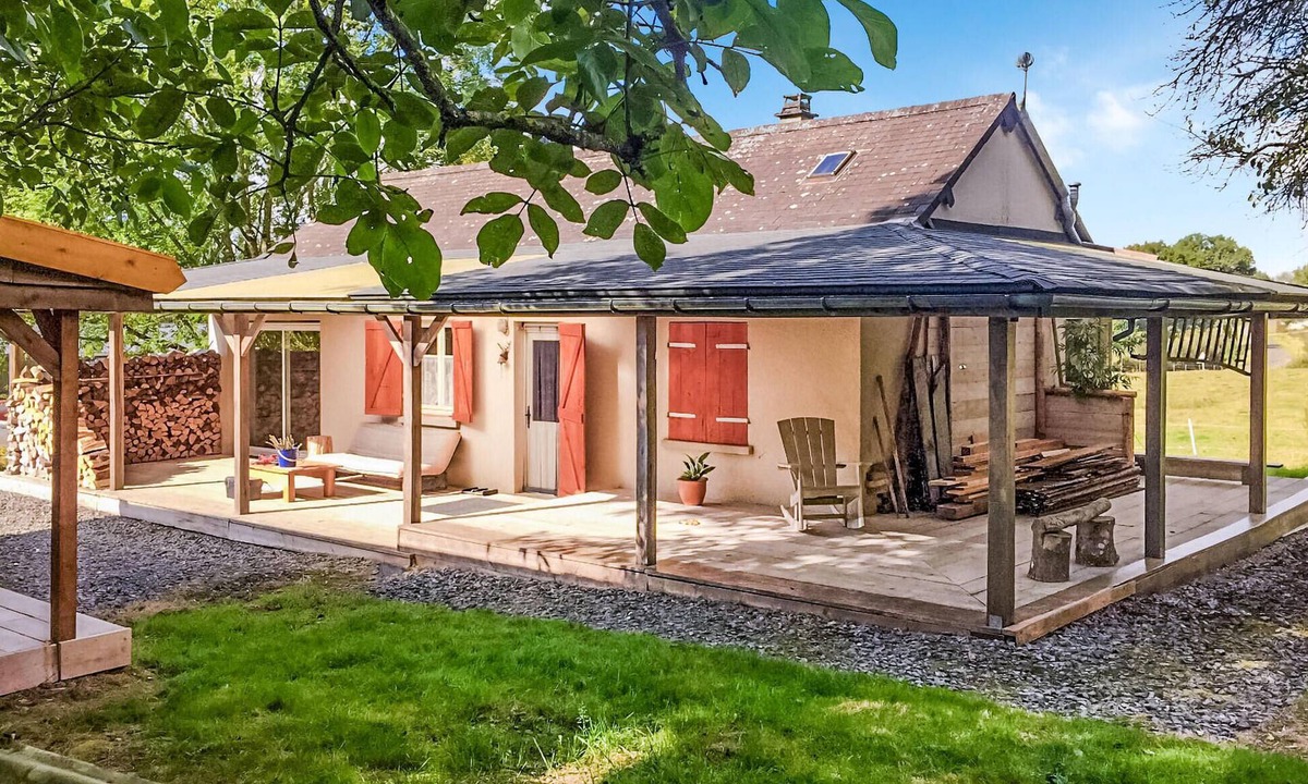 Besmont House | Gorgeous home in Besmont with Wi-Fi