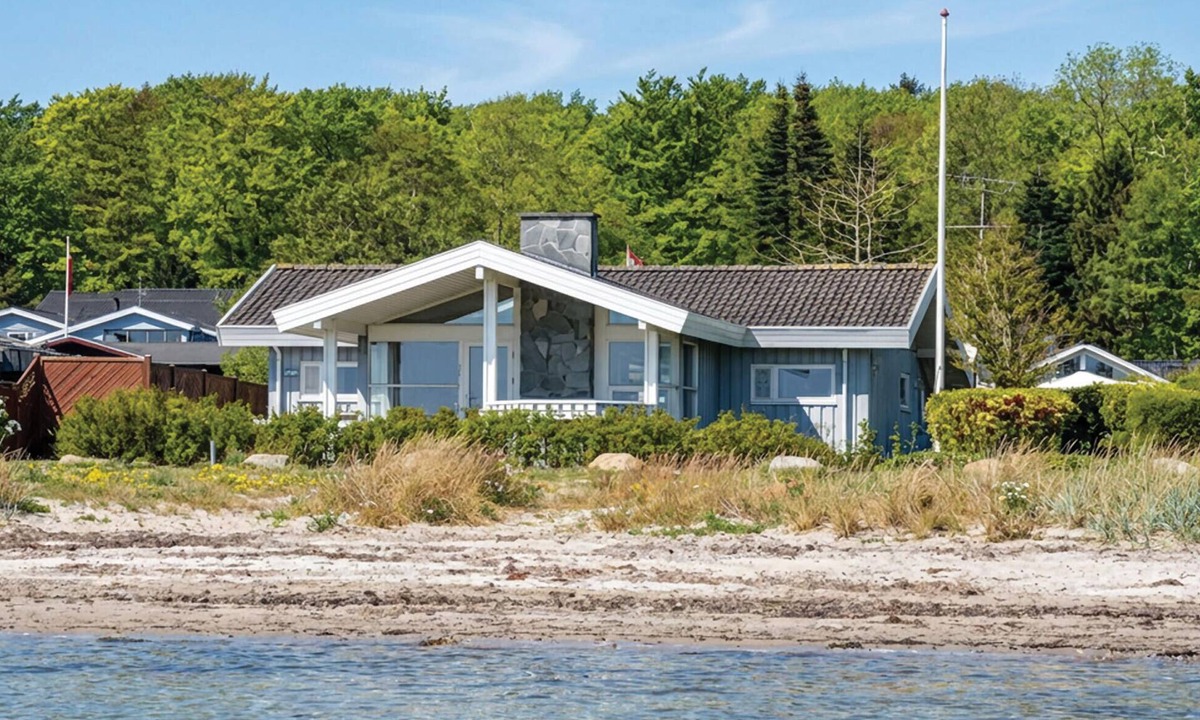 Bjert House | Gorgeous home in Bjert with sauna