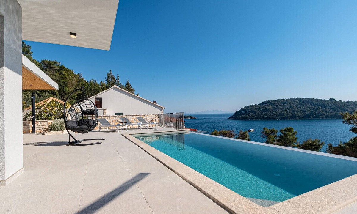 Blato House | Gorgeous home in Blato with sauna