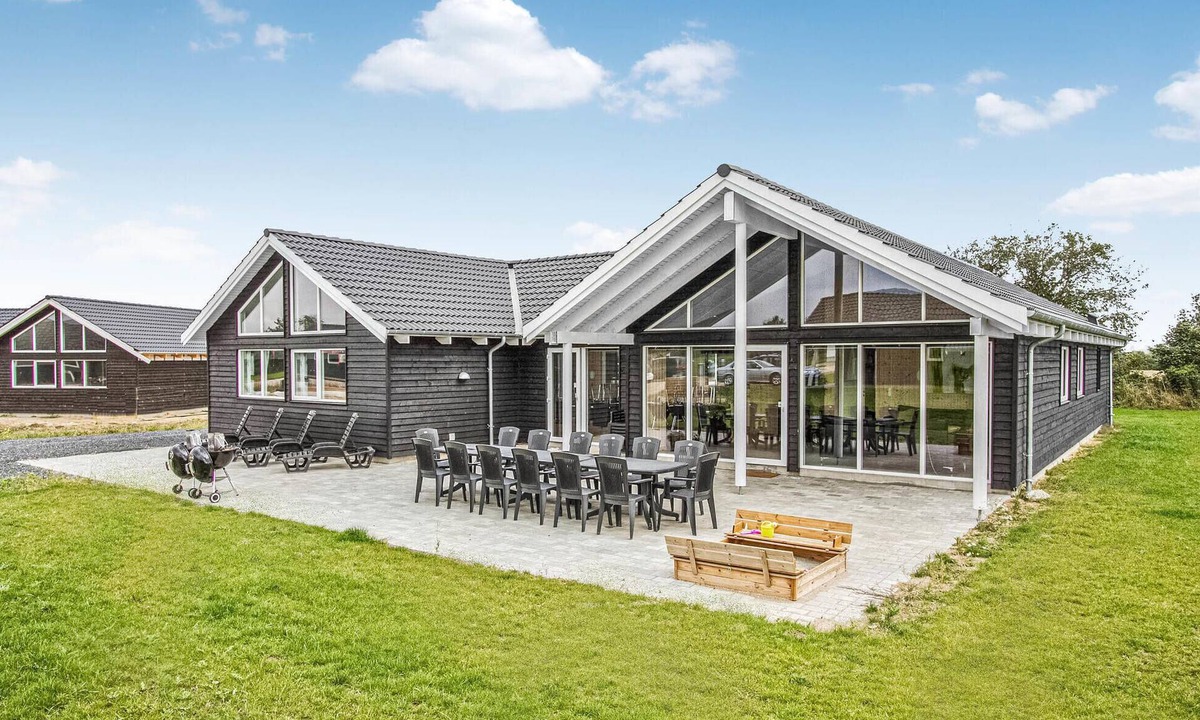 Skastrup House | Gorgeous home in Bogense with sauna