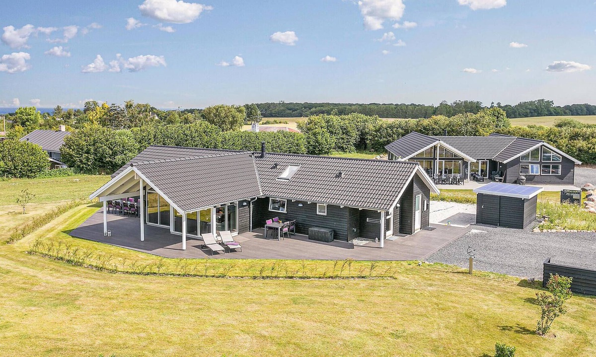 Skastrup House | Gorgeous home in Bogense with WiFi