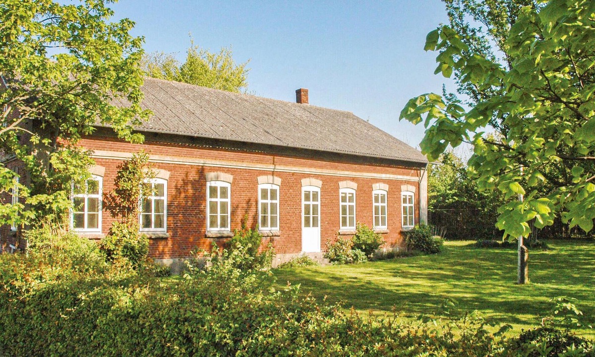 Bredebro House | Gorgeous home in Bredebro with sauna
