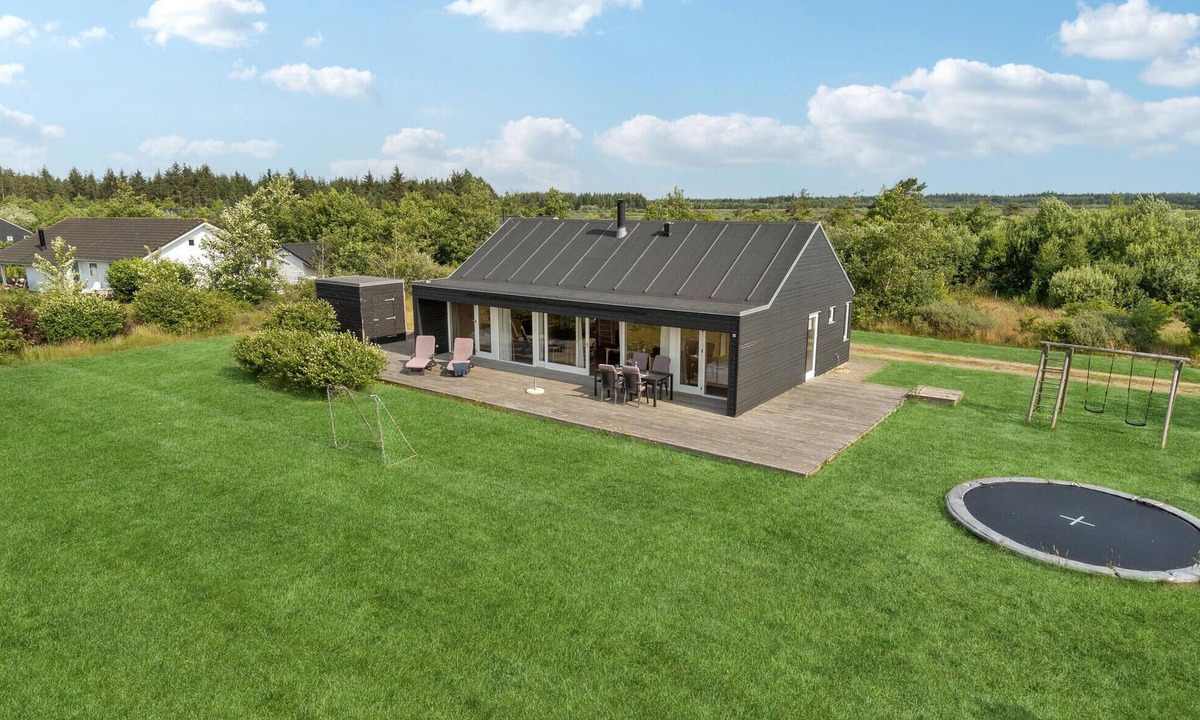 Brovst House | Gorgeous home in Brovst with WiFi