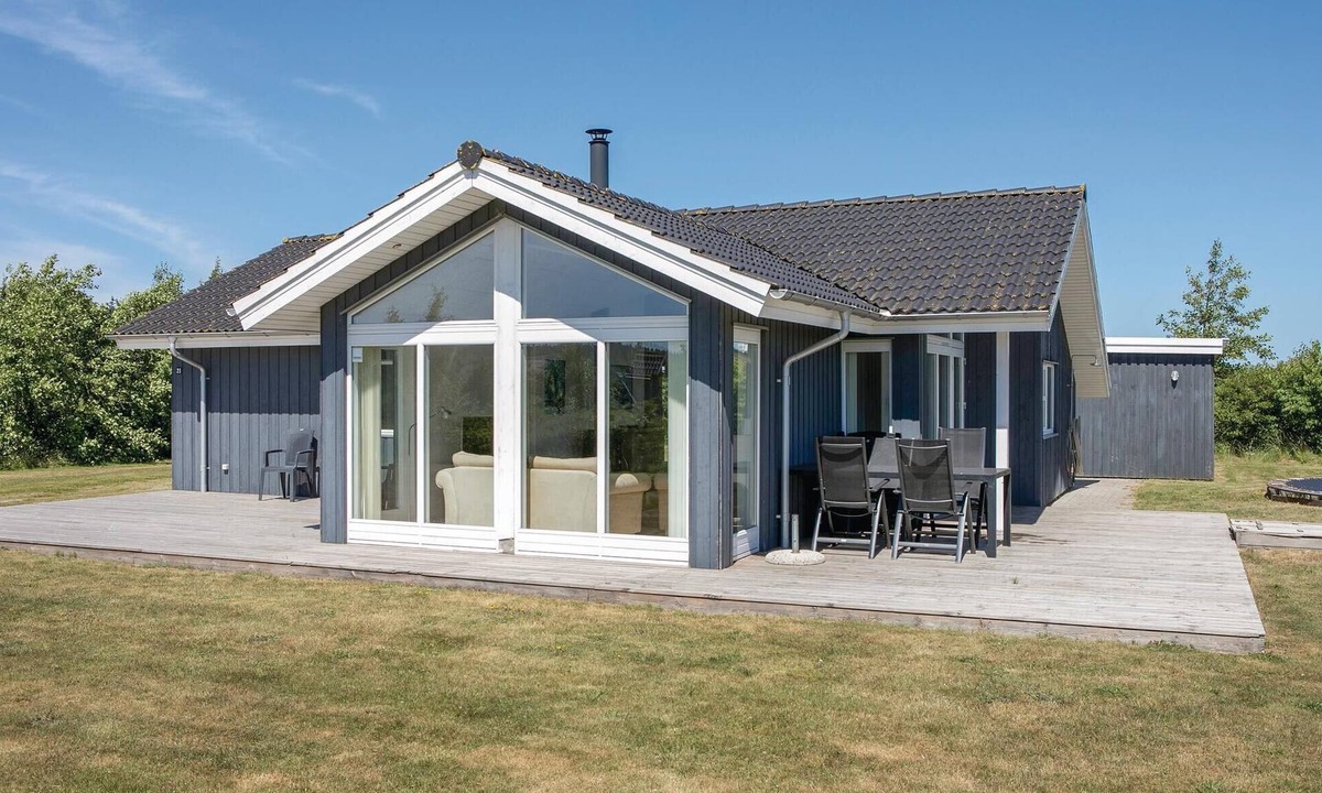 Brovst House | Gorgeous home in Brovst with sauna