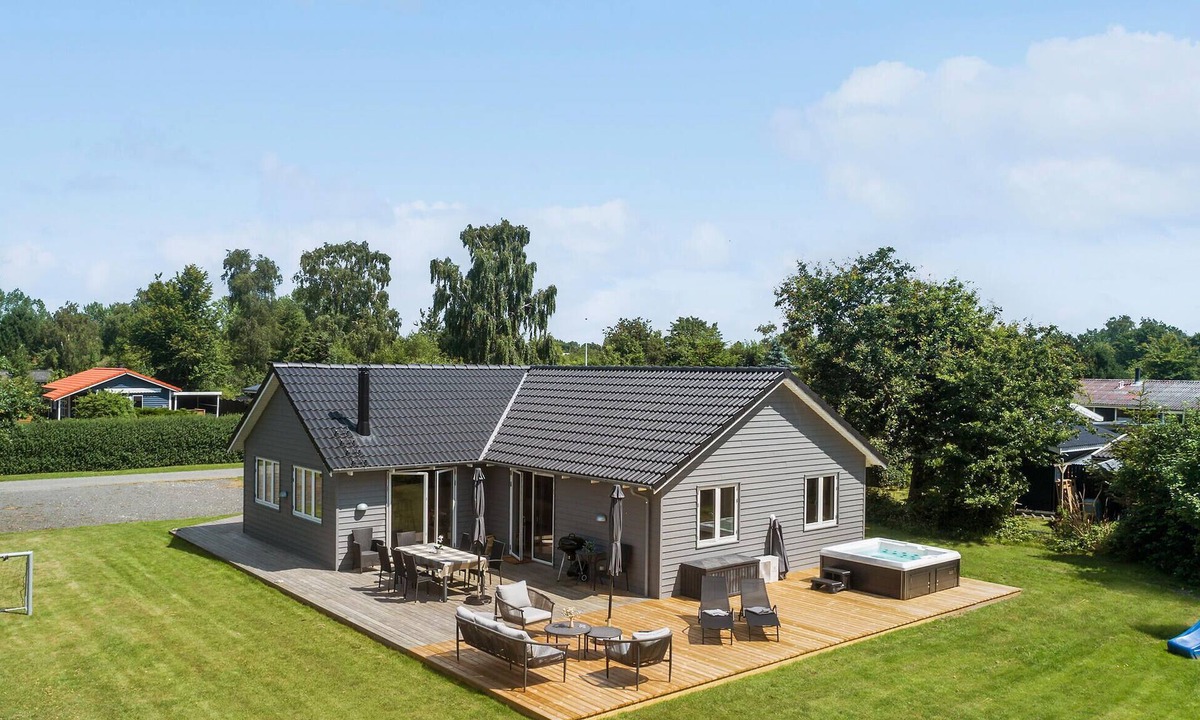 Dannemare House | Gorgeous home in Dannemare with sauna