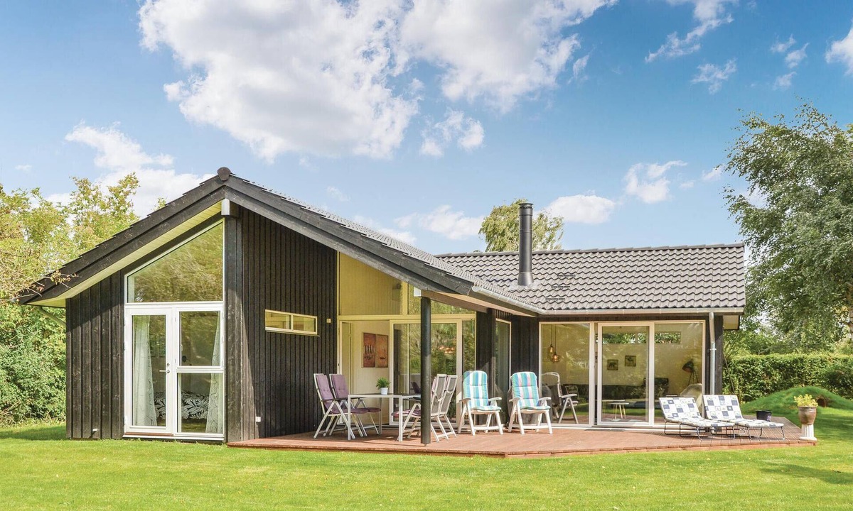 Dronningmolle House | Gorgeous home in Dronningmølle