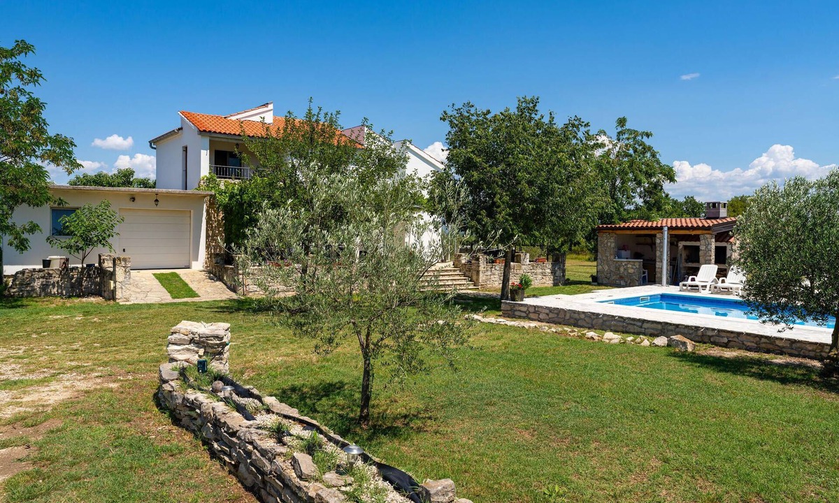 Velim House | Gorgeous home in Donji Kasic