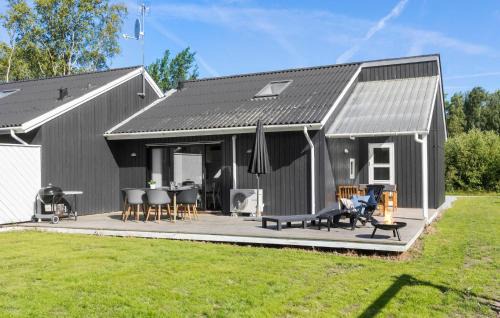 Øer Strand House | Gorgeous Home In Ebeltoft With Kitchen