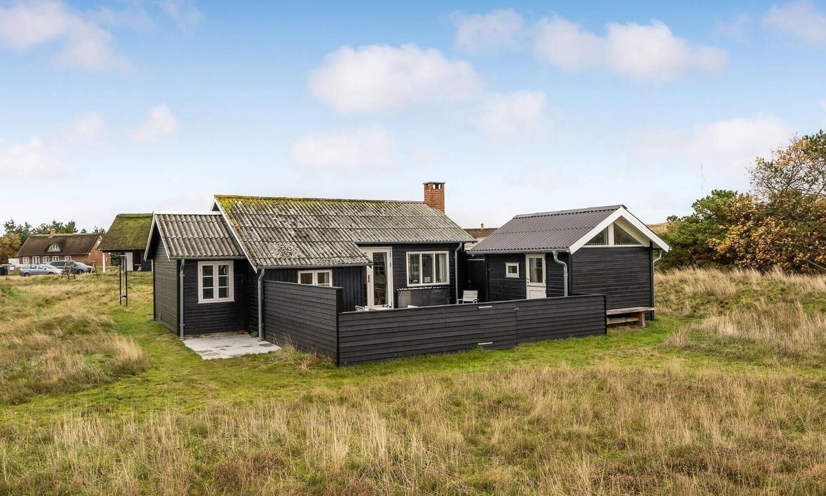 Sønderho House | Gorgeous home in Fanø with kitchen