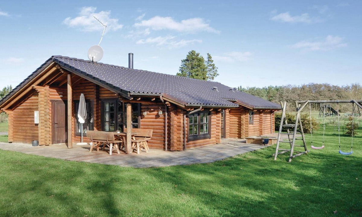 Fjerritslev House | Gorgeous home in Fjerritslev with sauna