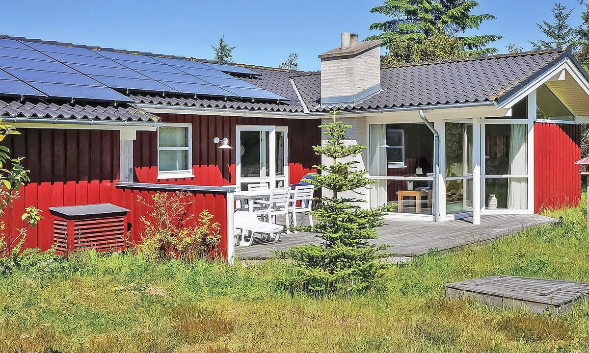 Torup Strand House | Gorgeous home in Fjerritslev with sauna