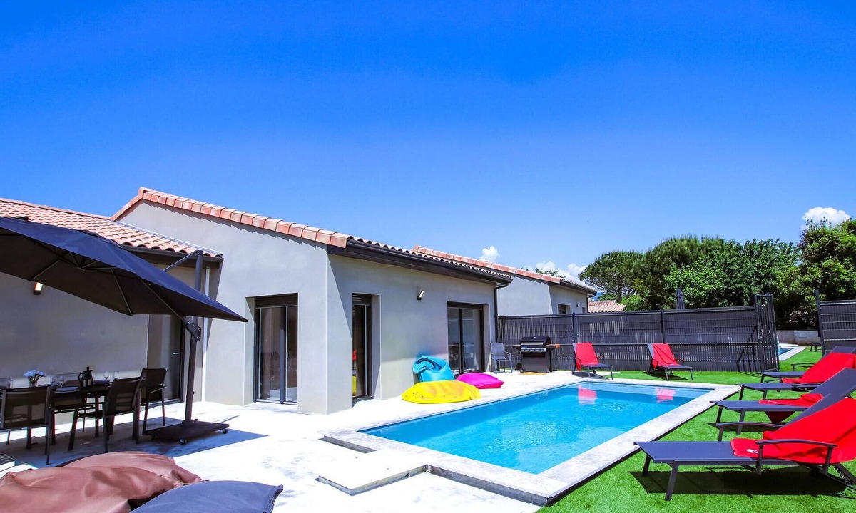 Sauzet House | Gorgeous home in Cléon d'Andran