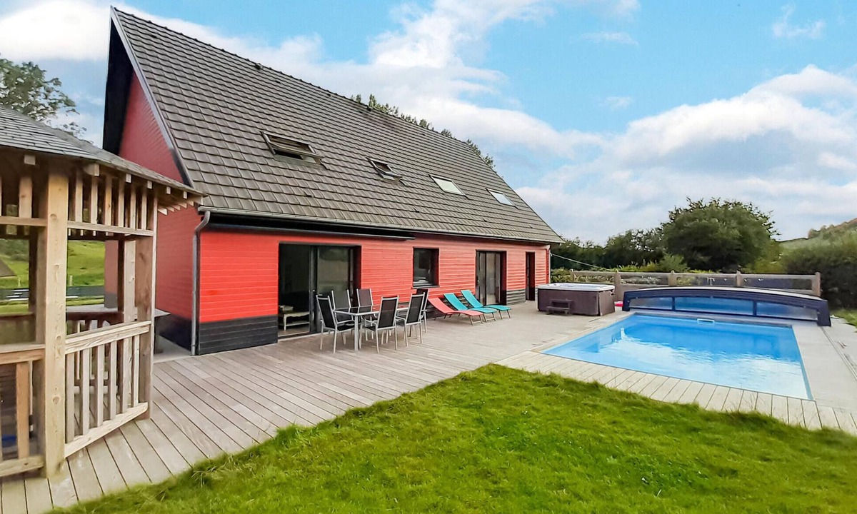 Saint-Denoeux House | Gorgeous home in Saint-Denoeux with sauna