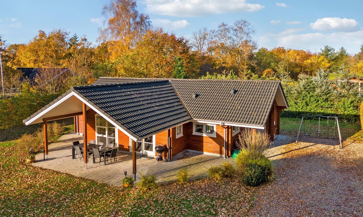 Fjellerup House | Gorgeous home in Glesborg with WiFi