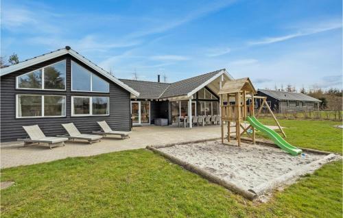 Fjellerup House | Gorgeous Home In Glesborg With Sauna