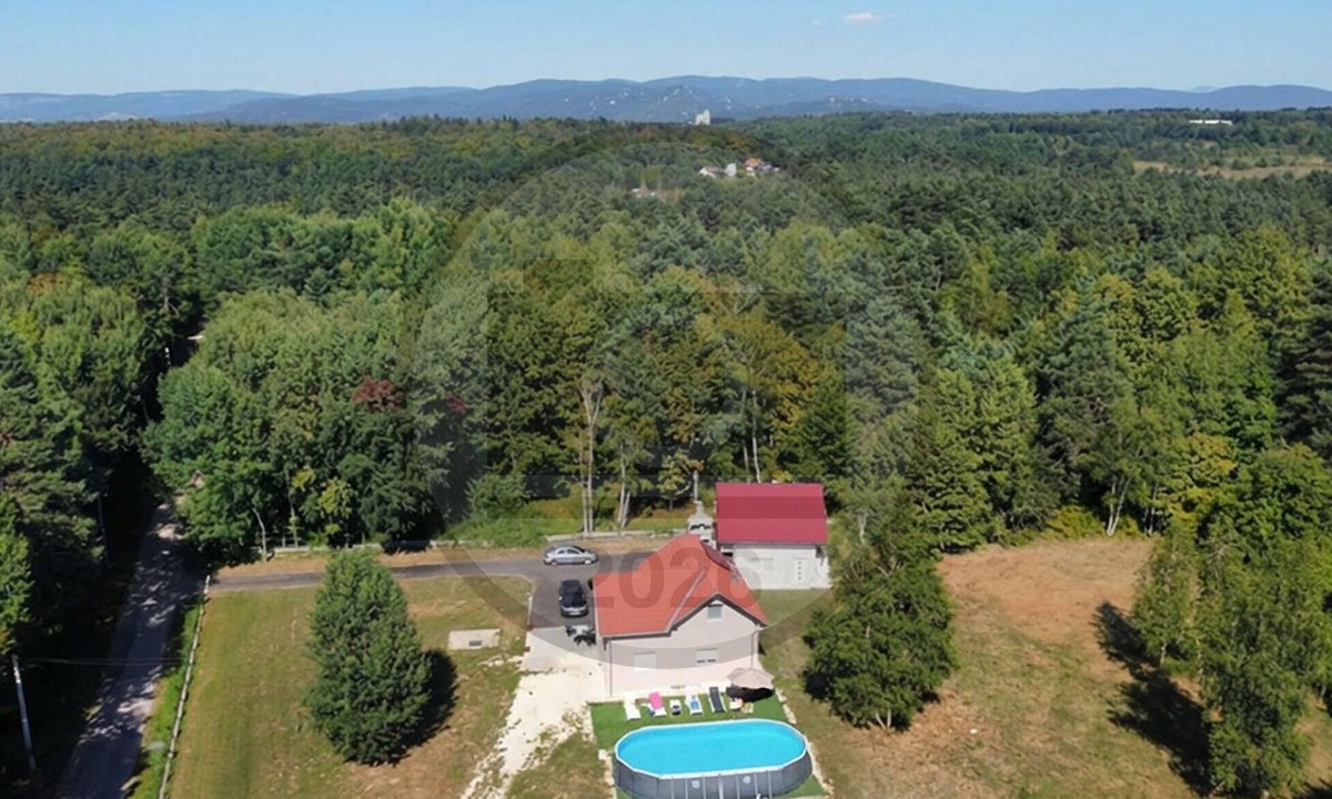 Gospic House | Gorgeous home in Gospic with sauna