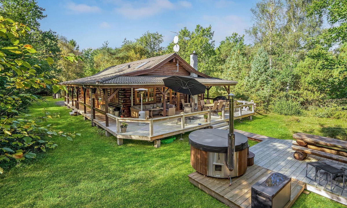 Odde House | Gorgeous home in Hadsund with sauna