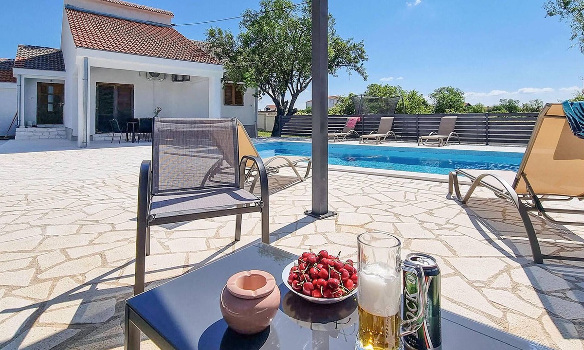 Benkovac House | Gorgeous home in Miranje Gornje