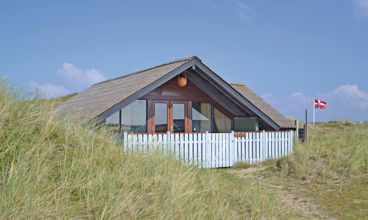 Bjerregard Strand House | Gorgeous home in Hvide Sande
