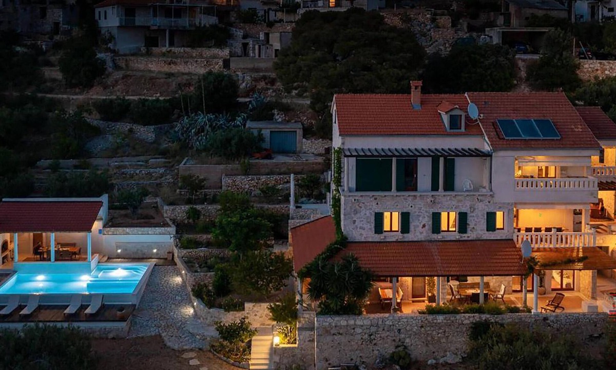 Sveta Nedjelja House | Gorgeous home in Hvar-Jelsa