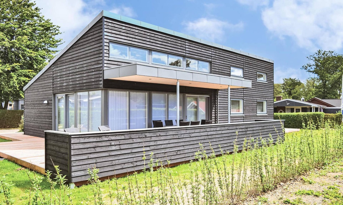 Pøt Strandby House | Gorgeous home in Juelsminde with sauna