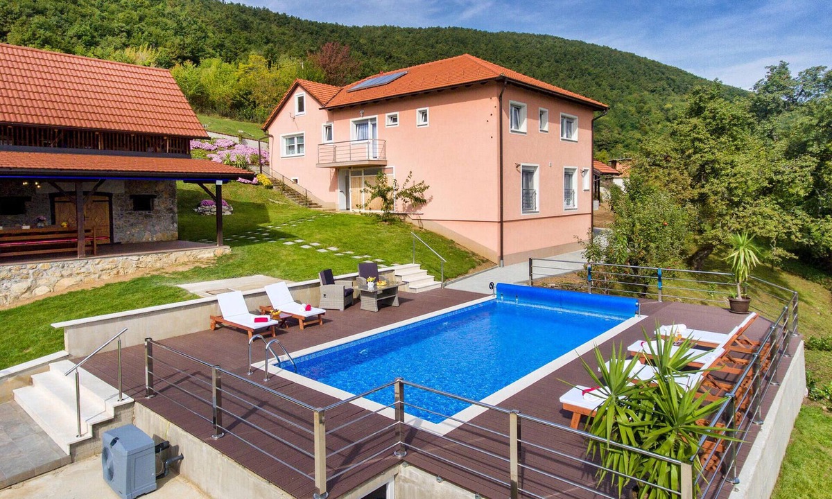 Zumberak House | Gorgeous home in Kostanjevac