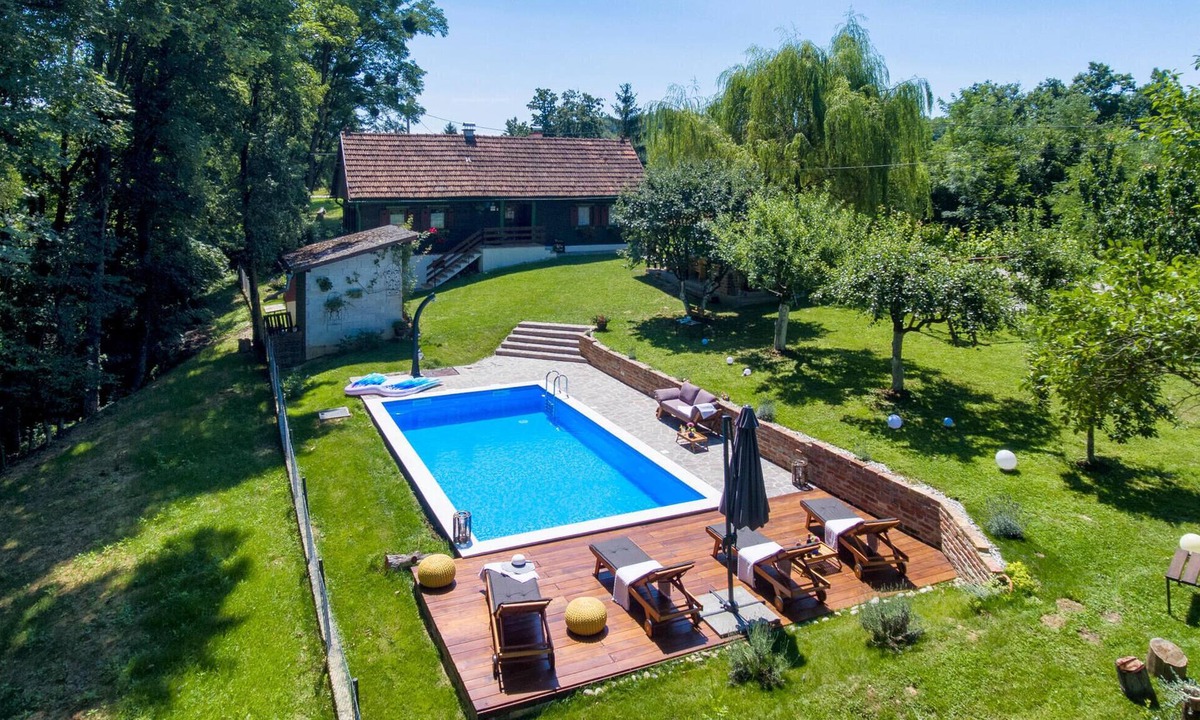 Kupljenovo House | Gorgeous home in Kupljenovo