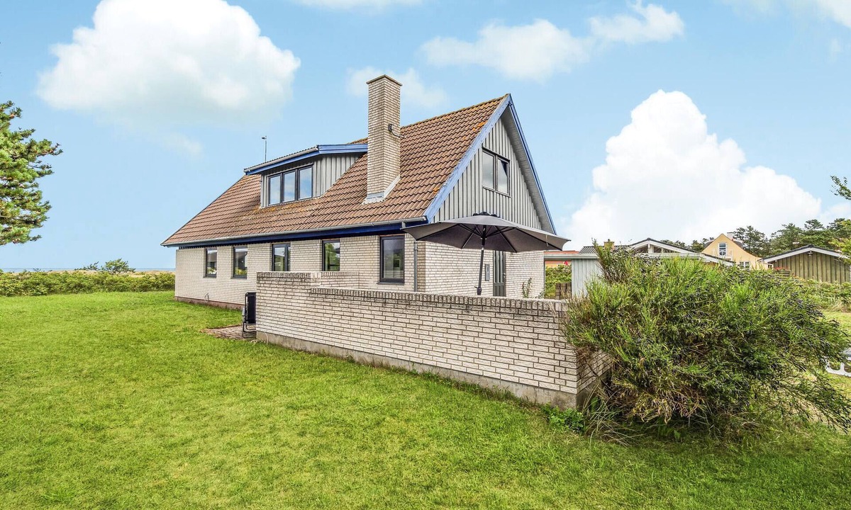 Læsø House | Gorgeous home in Læsø with kitchen