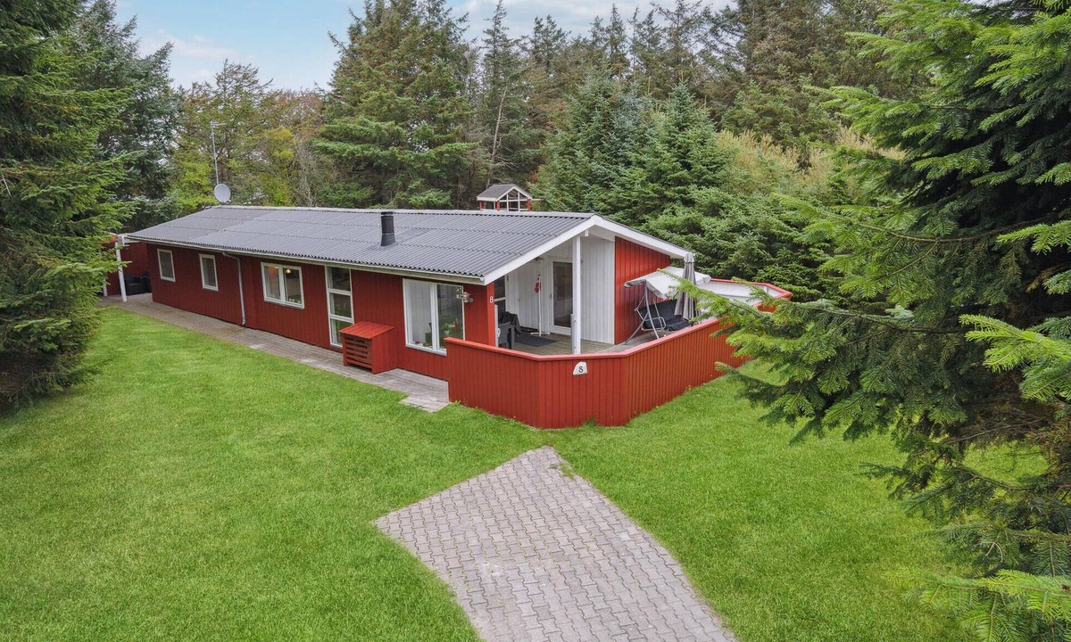 Nørre Lyngby House | Gorgeous home in Løkken with sauna