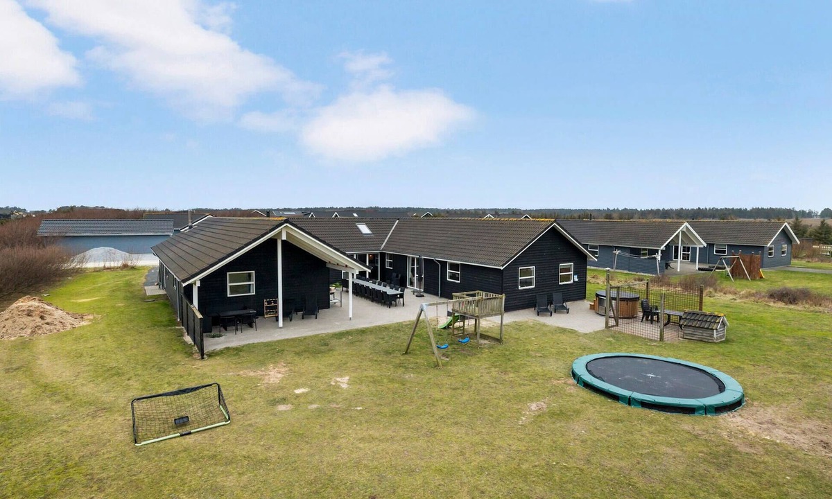 Nr. Lyngby House | Gorgeous home in Løkken with sauna
