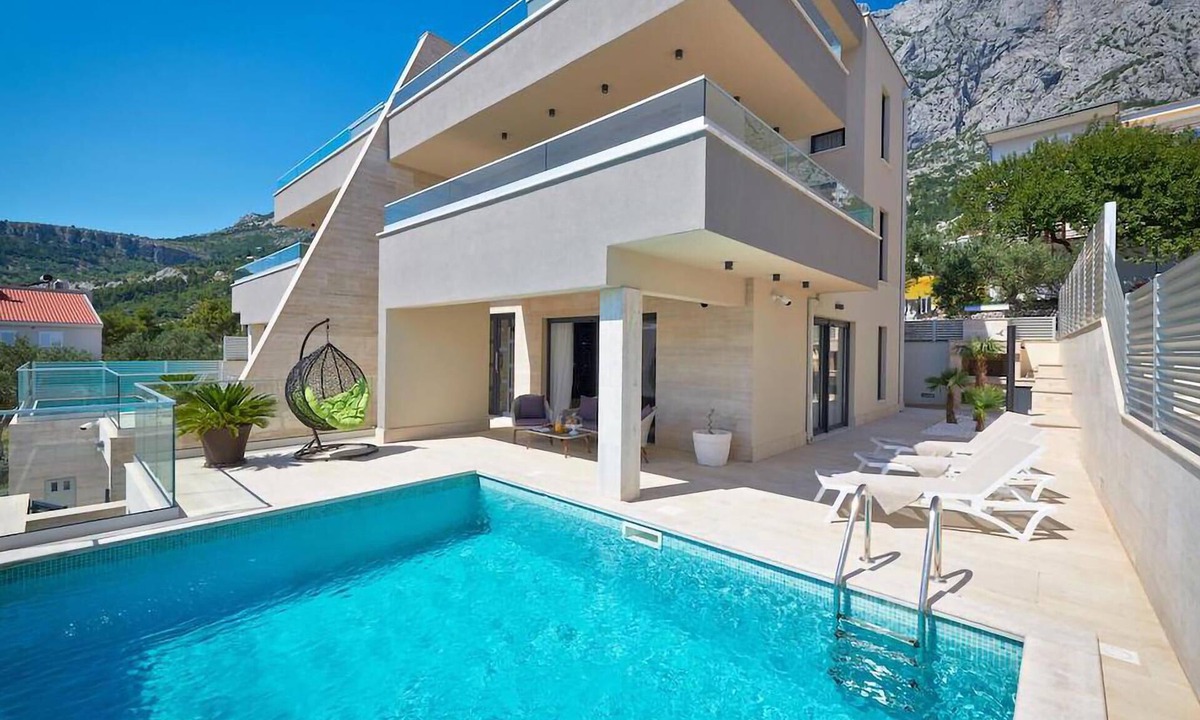 Veliko Brdo House | Gorgeous home in Makarska with sauna