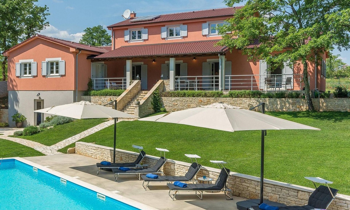 Zminj House | Gorgeous home in Modrusani with sauna