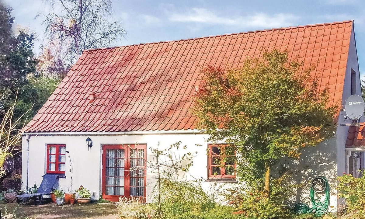 Udbyhøj House | Gorgeous home in ørsted with house sea view
