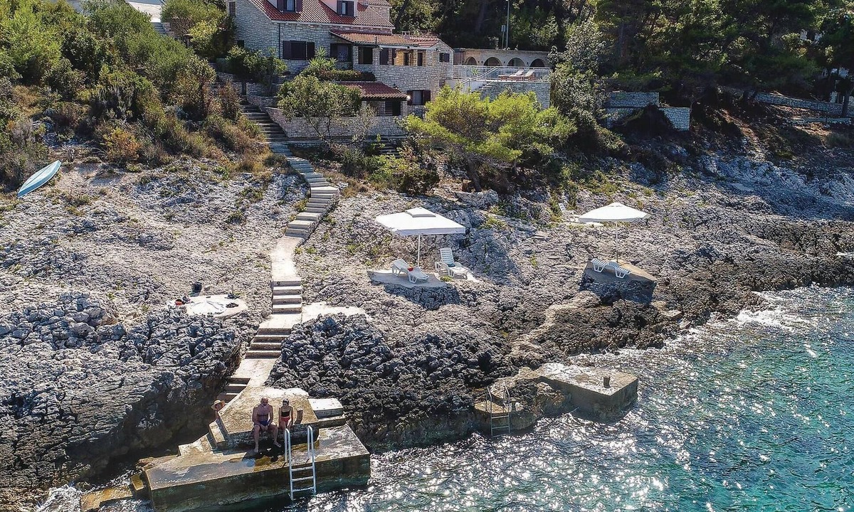 Prigradica House | Gorgeous home in Prigradica with sauna