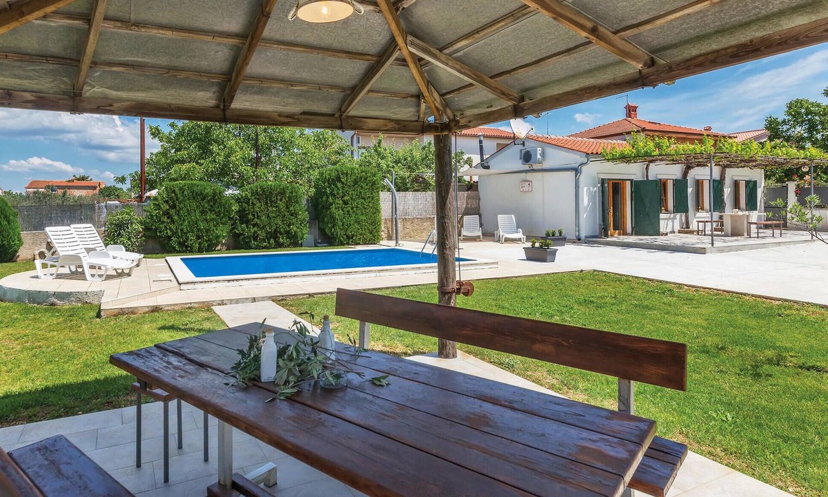 Pula House | Gorgeous home in Pula