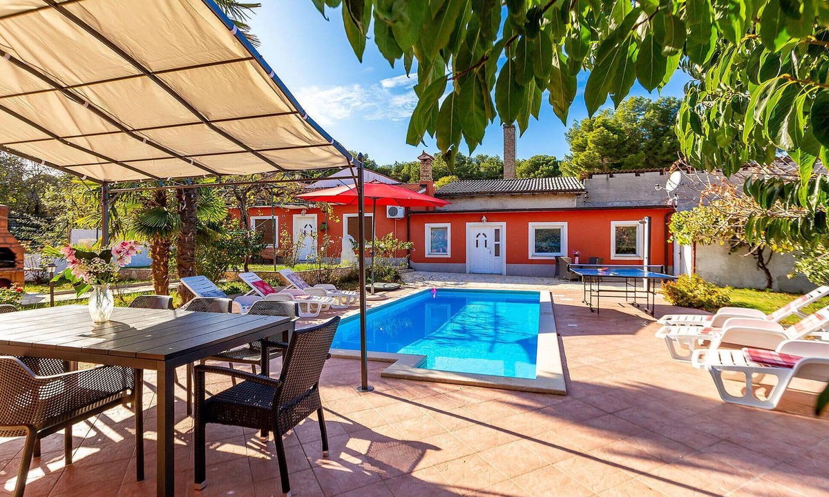 Pula House | Gorgeous home in Pula