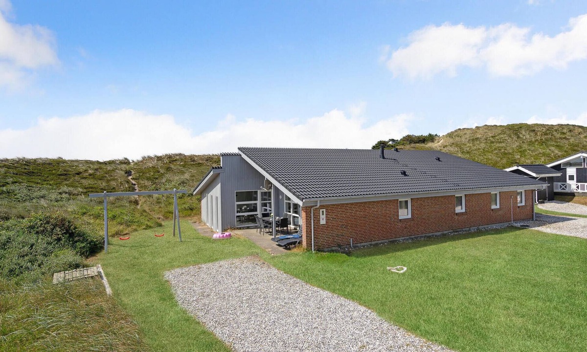 Houvig Strand House | Gorgeous home in Ringkøbing with sauna