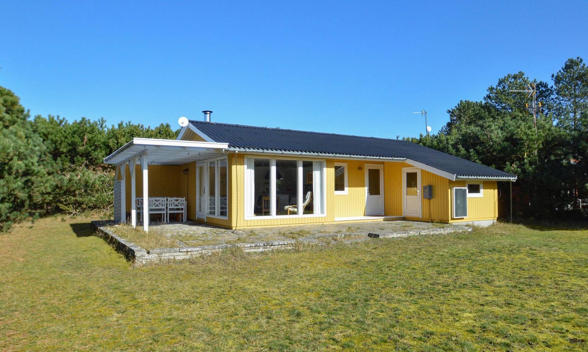 Rodby House | Gorgeous home in Rødby with kitchen