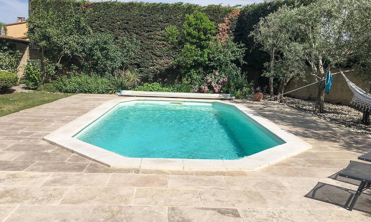 Roquemaure House | Gorgeous home in Roquemaure